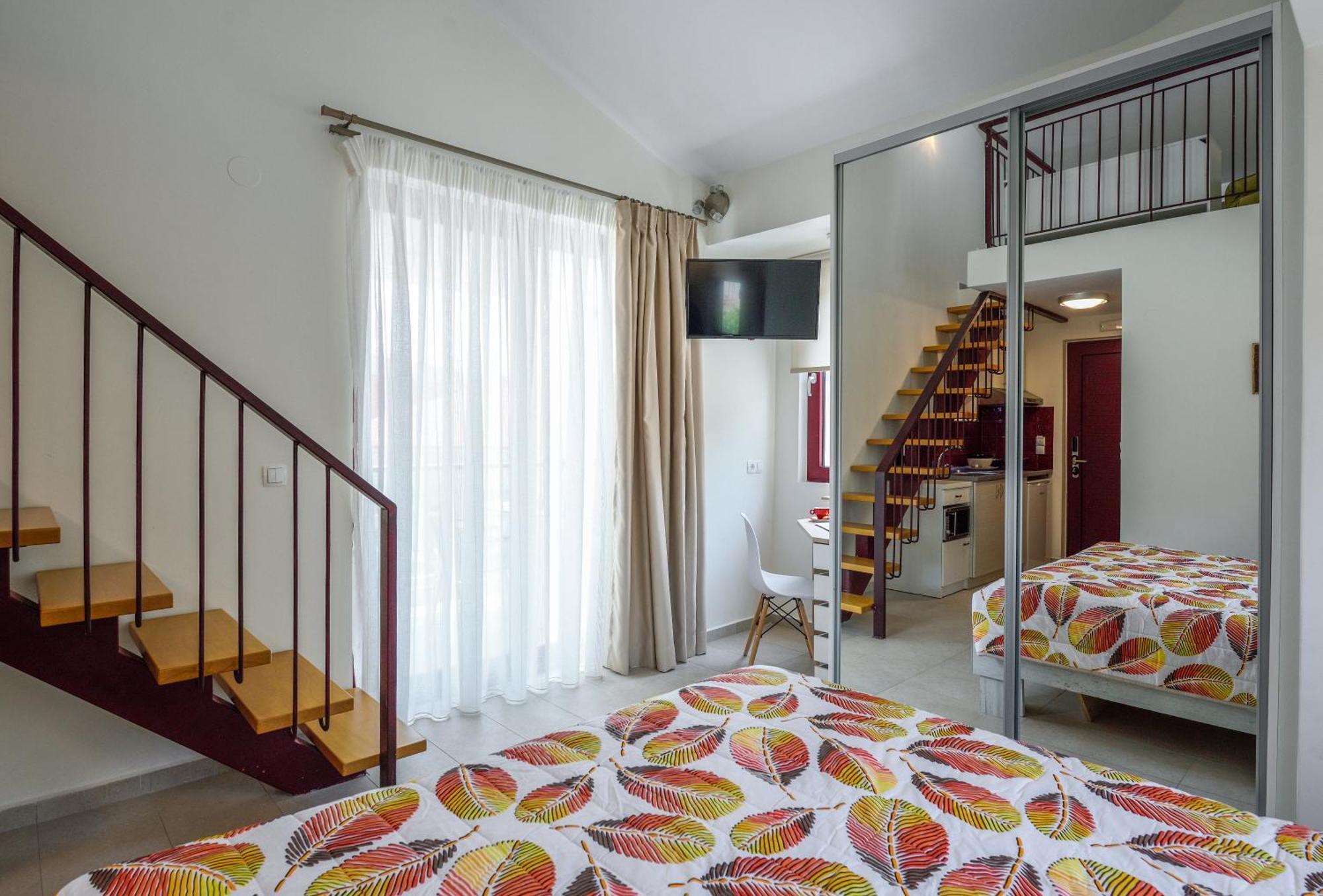Elpiniki Luxury Rooms Nea Poteidaia Buitenkant foto