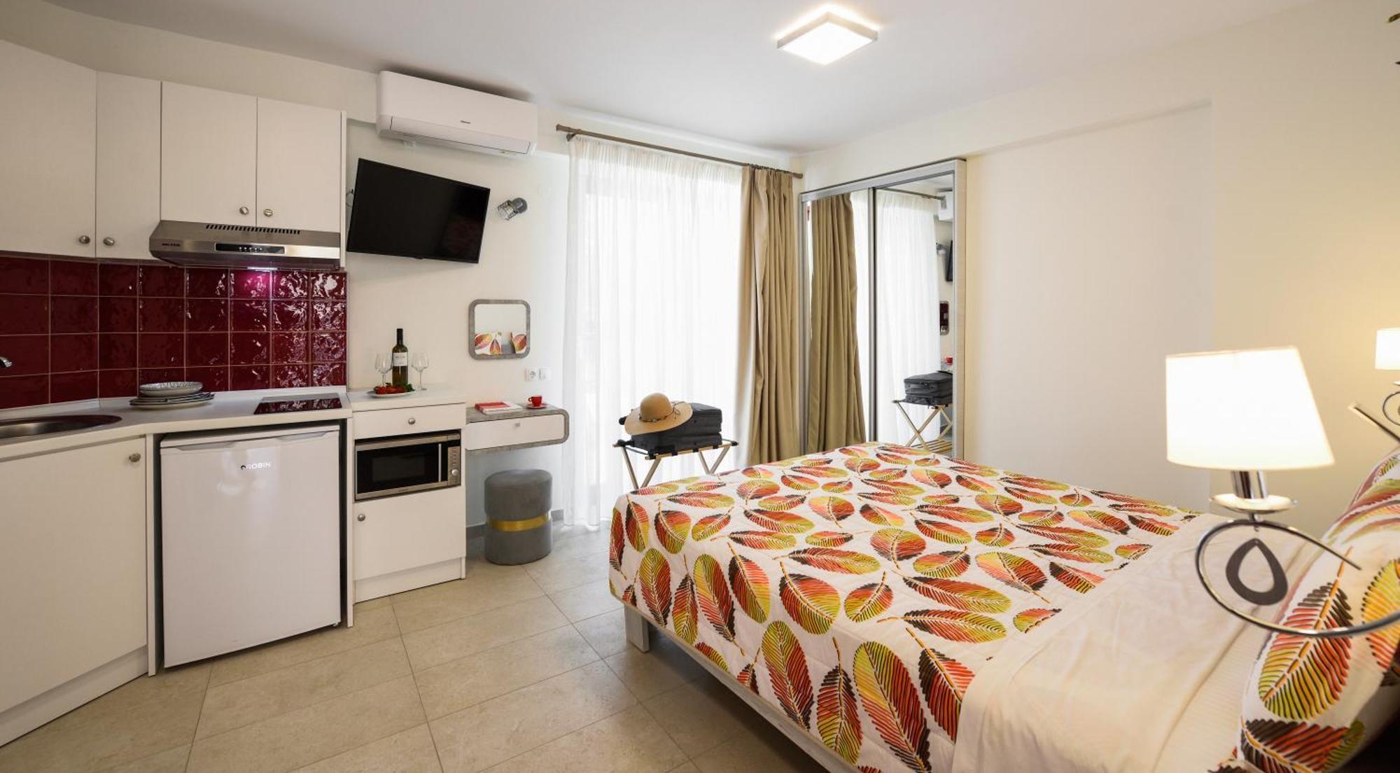 Elpiniki Luxury Rooms Nea Poteidaia Buitenkant foto