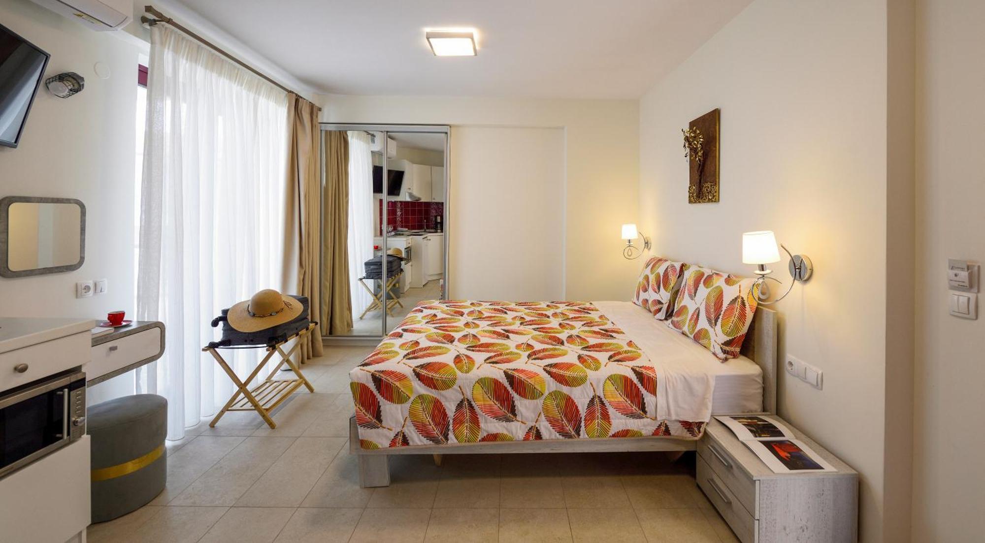 Elpiniki Luxury Rooms Nea Poteidaia Buitenkant foto