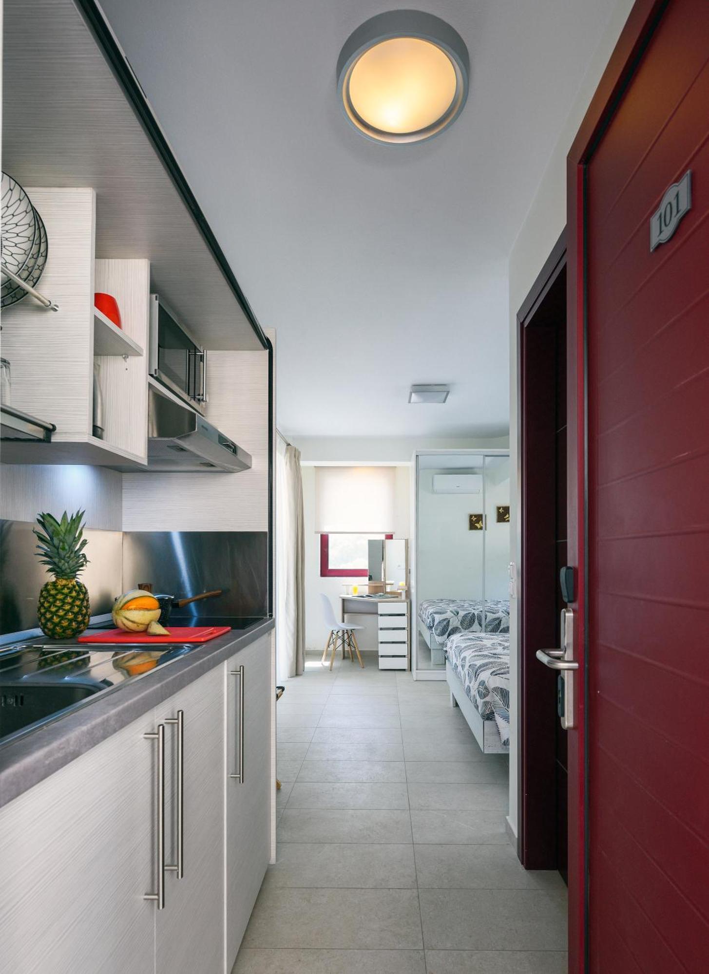 Elpiniki Luxury Rooms Nea Poteidaia Buitenkant foto