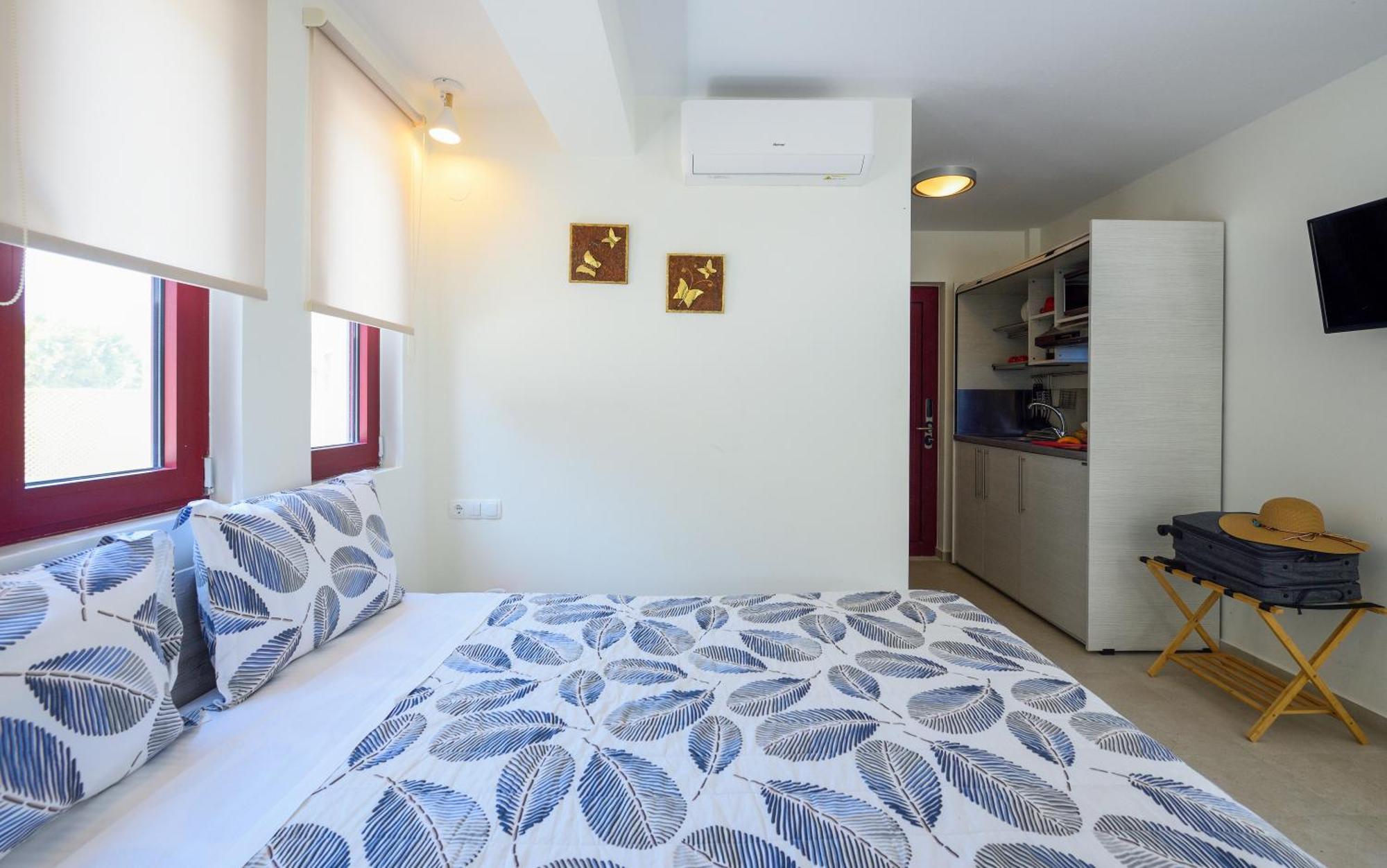 Elpiniki Luxury Rooms Nea Poteidaia Buitenkant foto