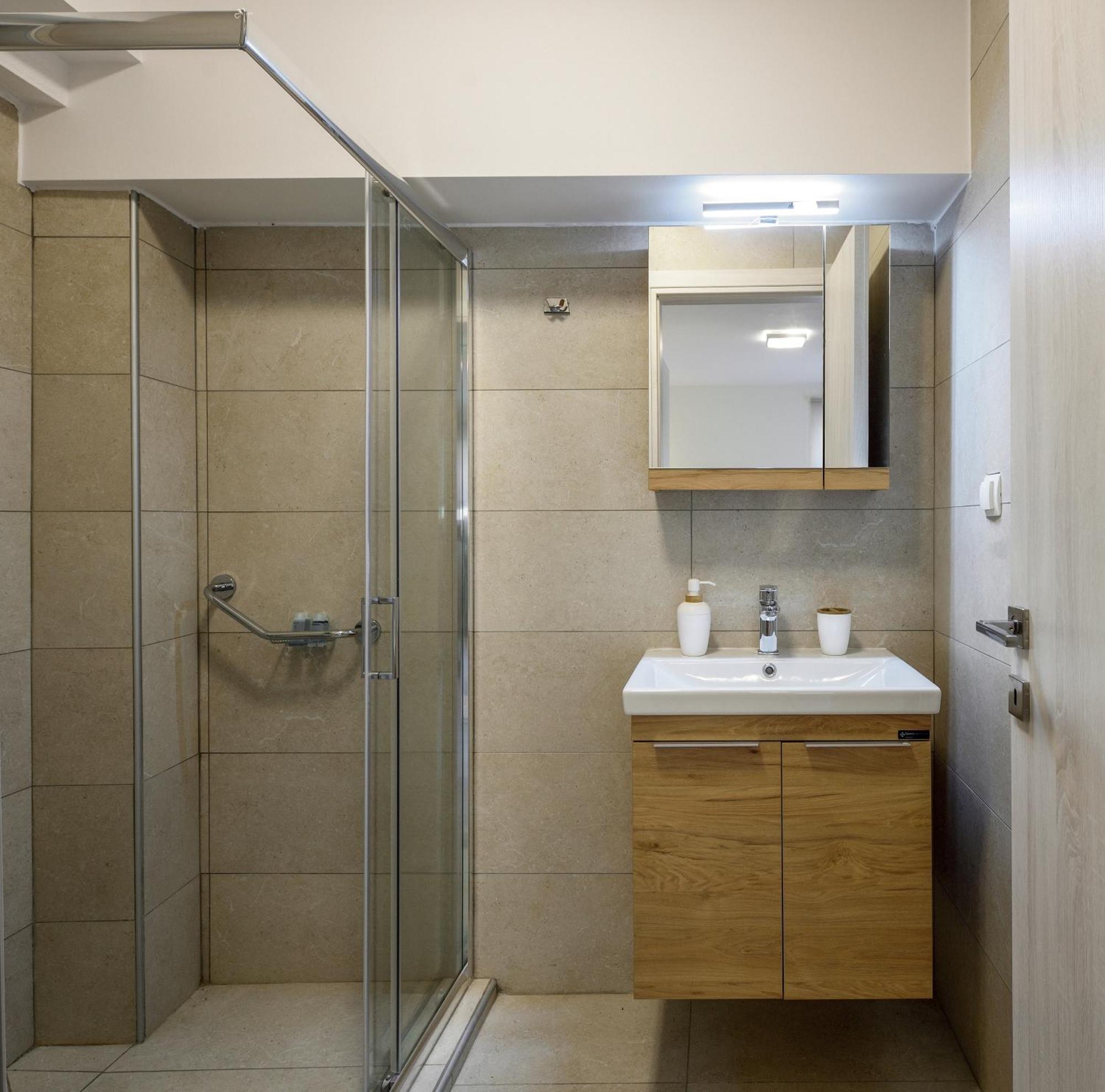 Elpiniki Luxury Rooms Nea Poteidaia Buitenkant foto