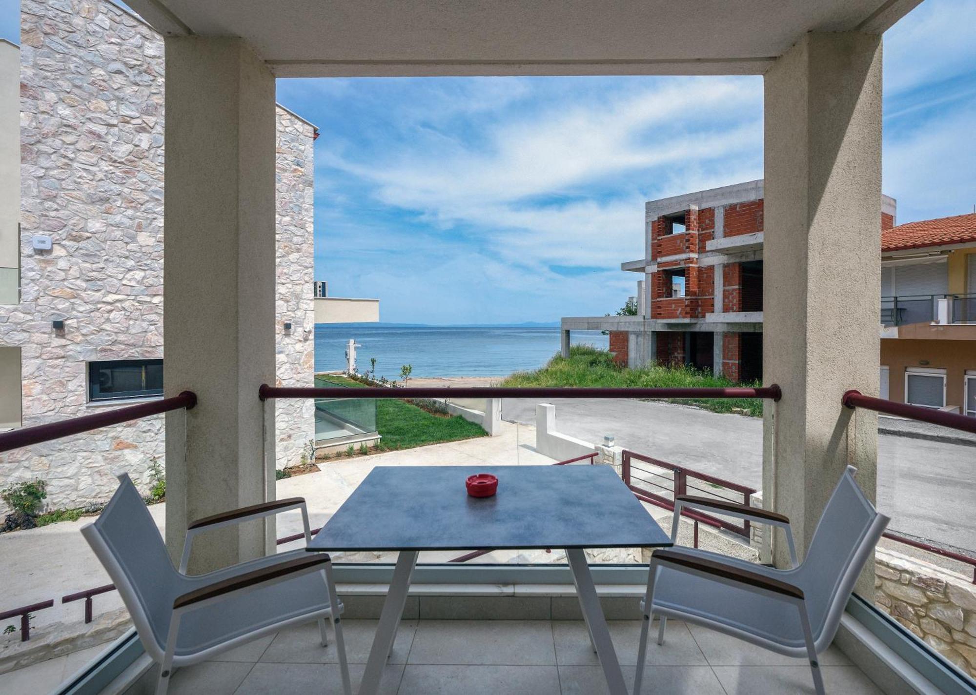Elpiniki Luxury Rooms Nea Poteidaia Buitenkant foto