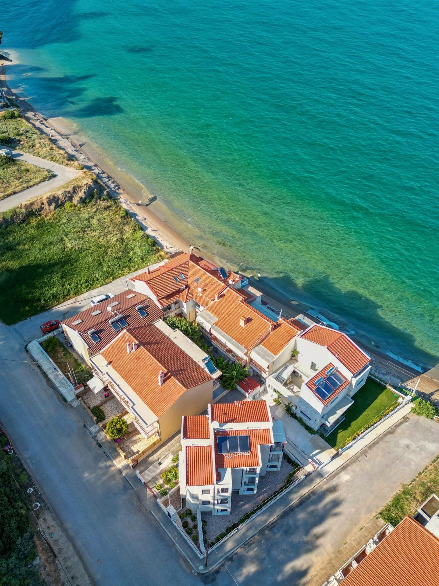 Elpiniki Luxury Rooms Nea Poteidaia Buitenkant foto